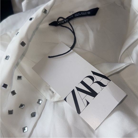 NWT Zara🎄Shirt with Studded Details SIZE S
🚨FIRM PRICE NO DISCOUNT - Picture 3 of 10